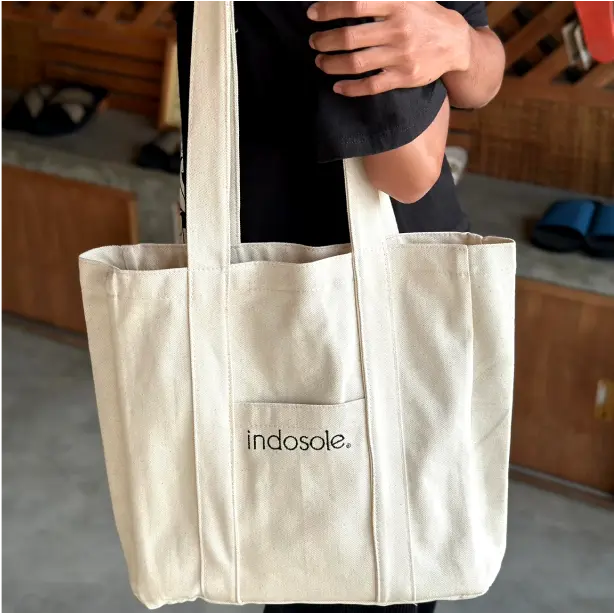 Unique organic cotton tote bags, custom-designed for sustainability and style, perfect for eco-friendly shopping.