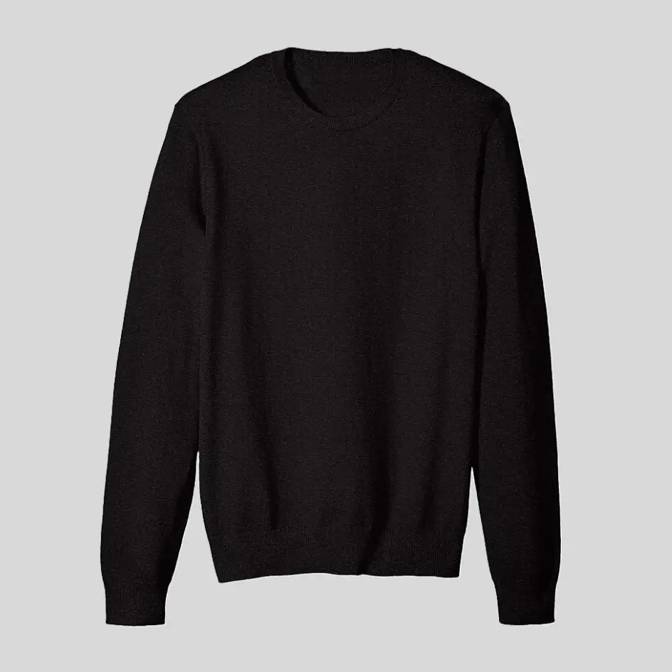 A classic sweatshirt in solid colors, offering a sleek and versatile look.