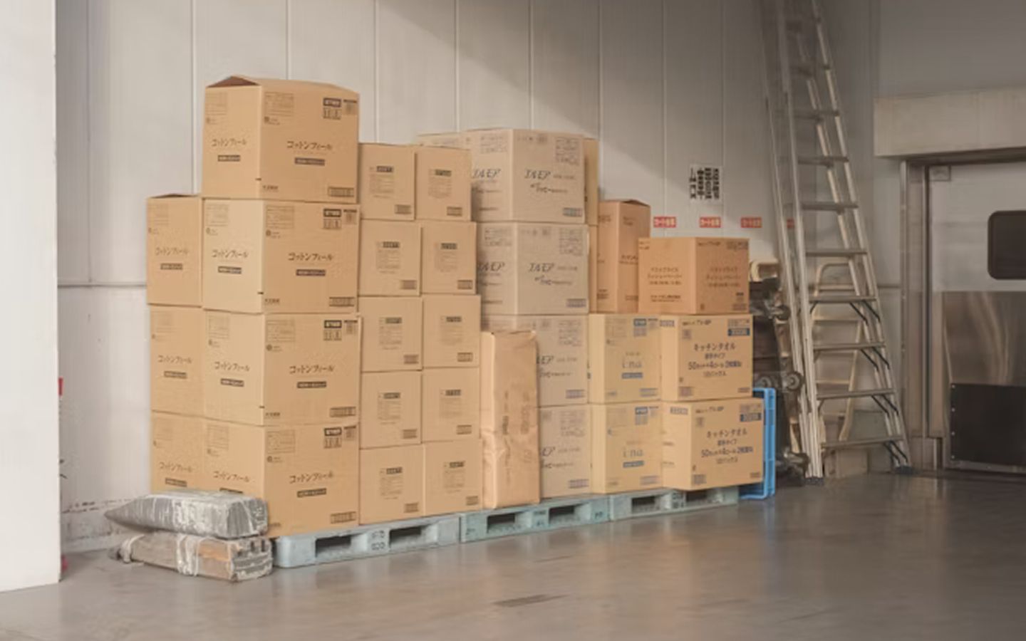 How early should I source products for Black Friday